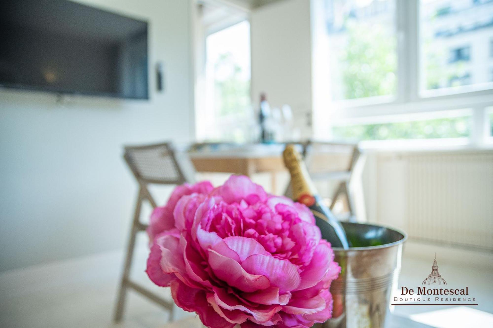 De Montescal - Hot Tub And Ac Cosy Apartment A Prime Location 40M2 Paris Eksteriør bilde