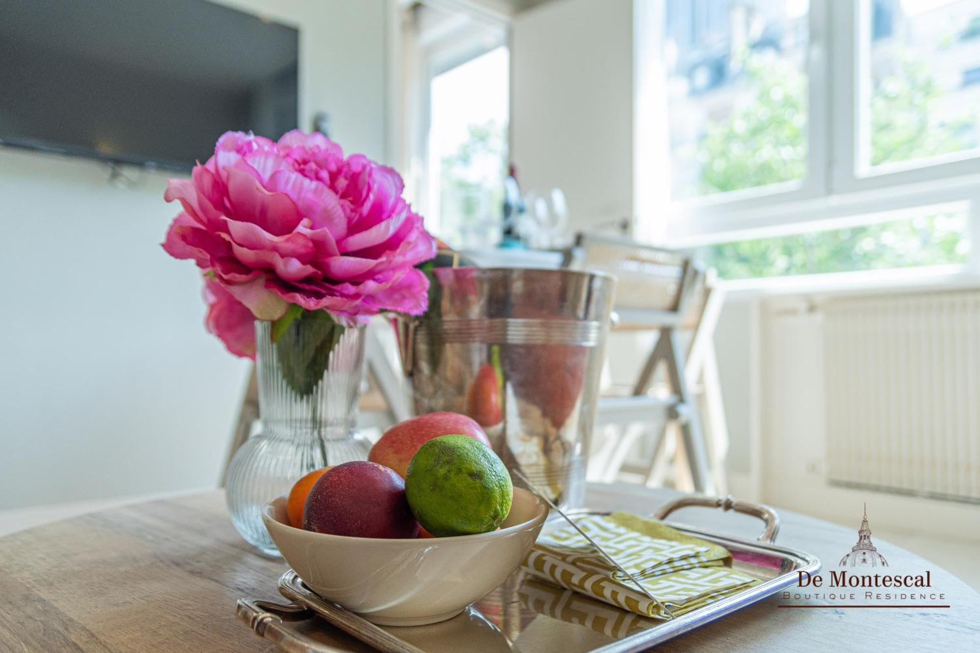 De Montescal - Hot Tub And Ac Cosy Apartment A Prime Location 40M2 Paris Eksteriør bilde