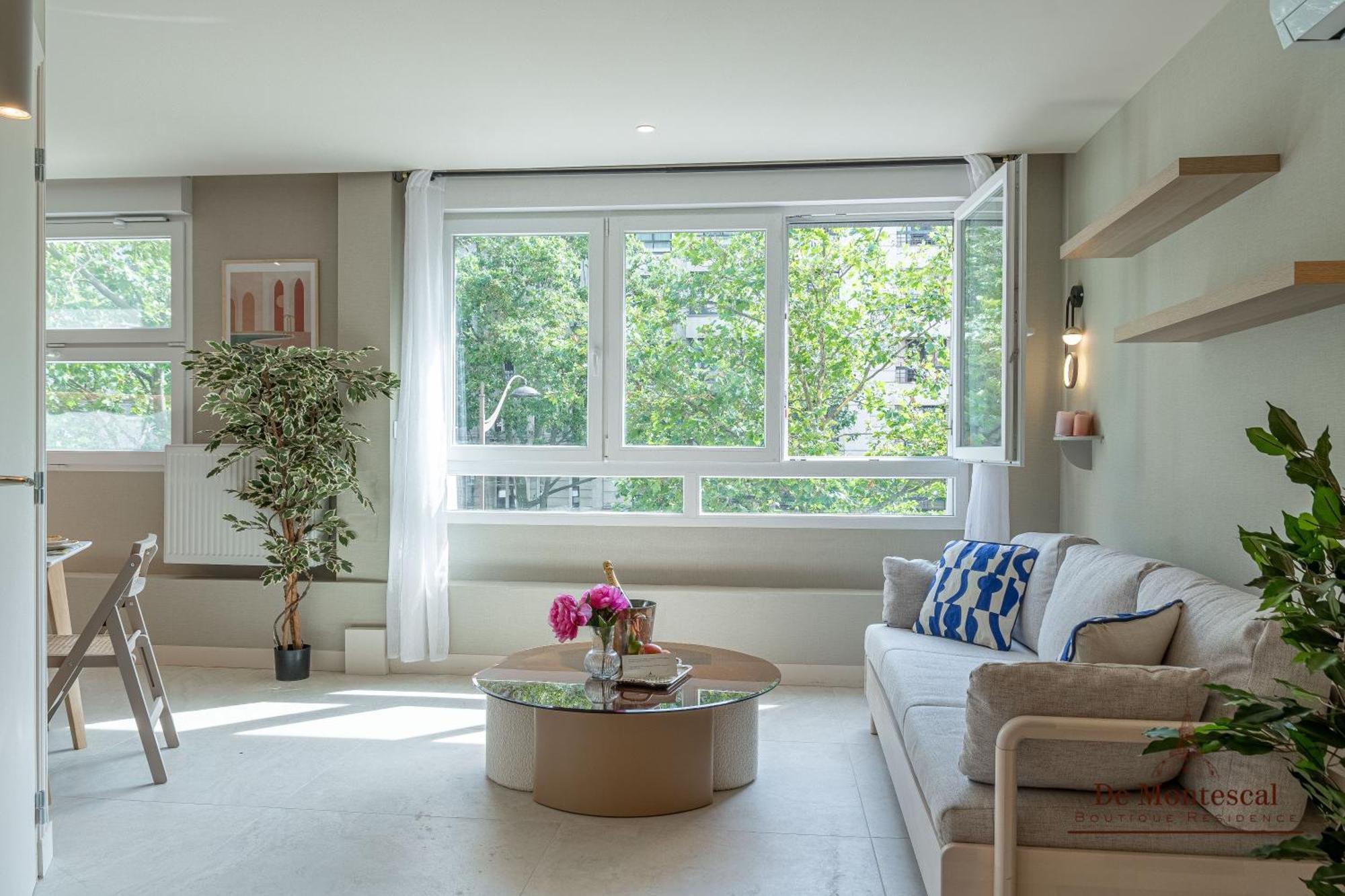De Montescal - Hot Tub And Ac Cosy Apartment A Prime Location 40M2 Paris Eksteriør bilde