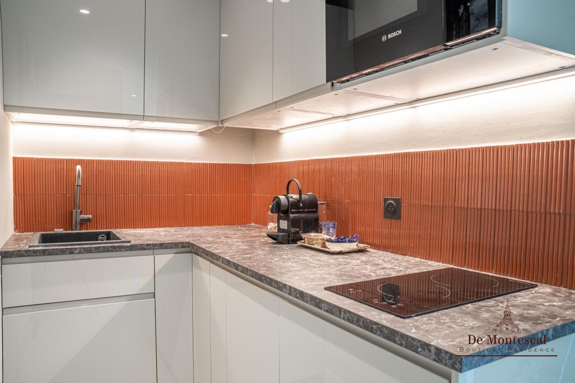 De Montescal - Hot Tub And Ac Cosy Apartment A Prime Location 40M2 Paris Eksteriør bilde