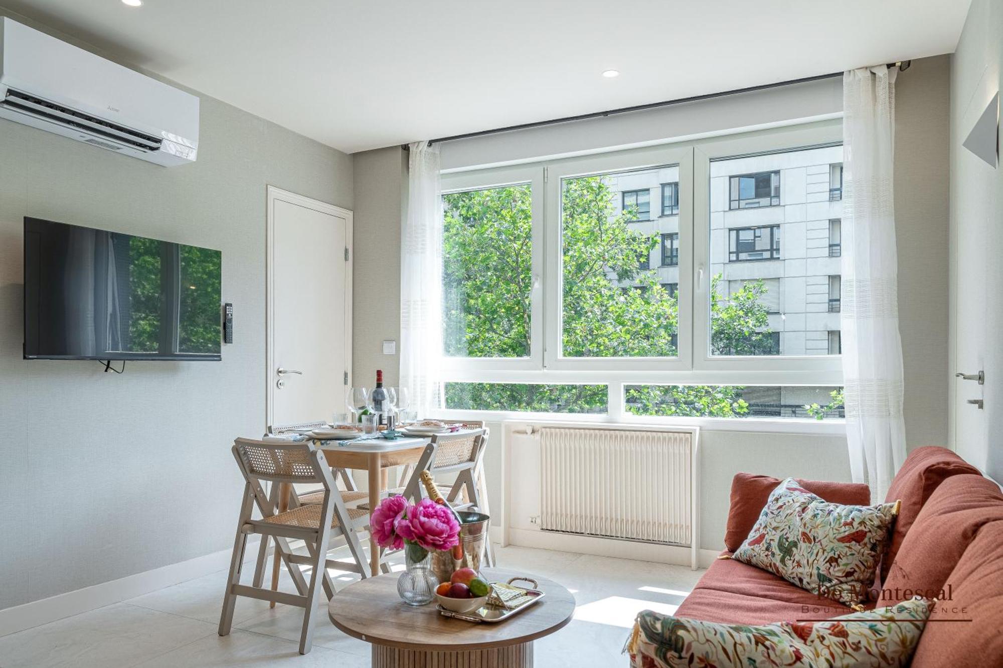 De Montescal - Hot Tub And Ac Cosy Apartment A Prime Location 40M2 Paris Eksteriør bilde