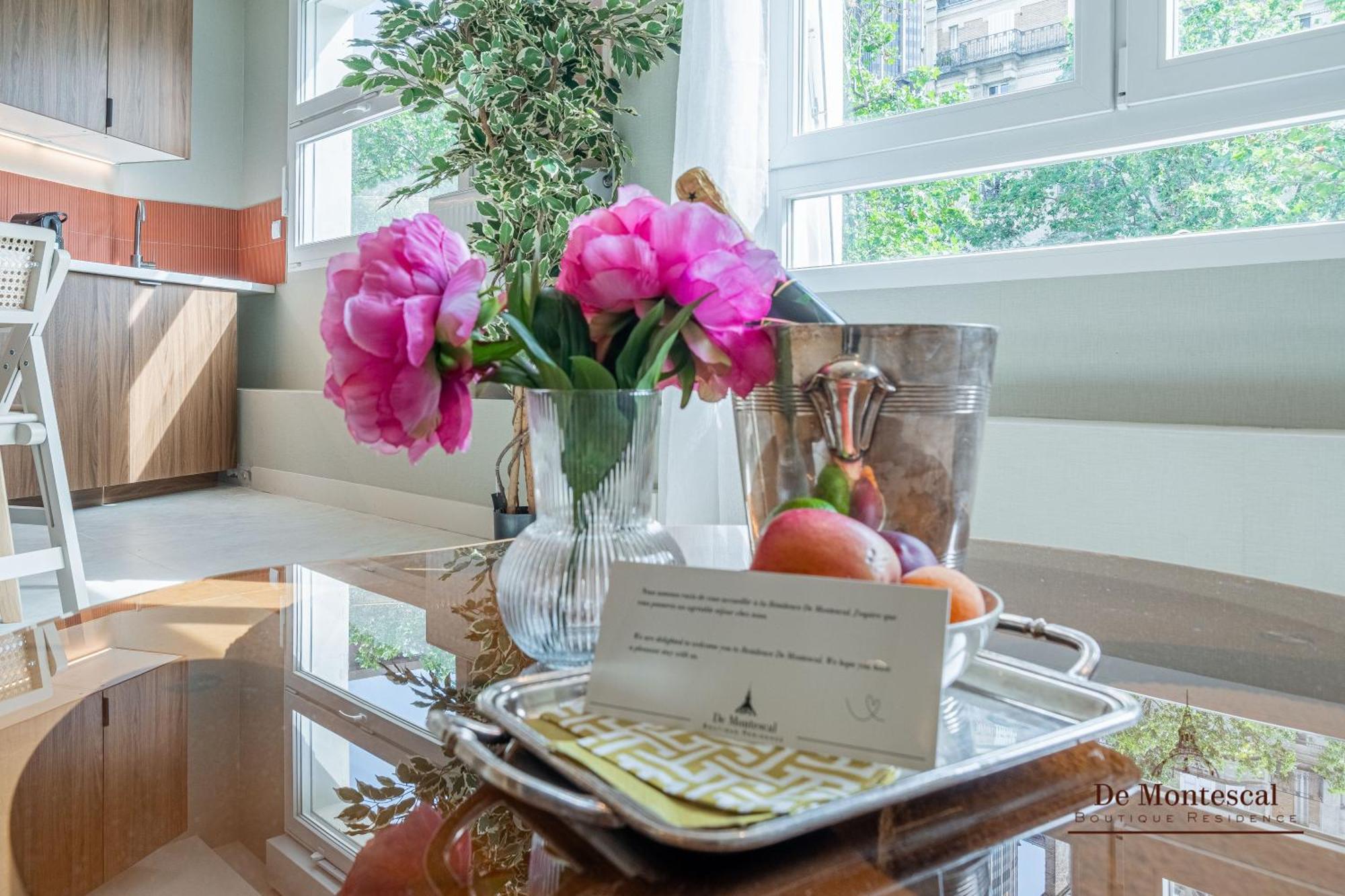 De Montescal - Hot Tub And Ac Cosy Apartment A Prime Location 40M2 Paris Eksteriør bilde