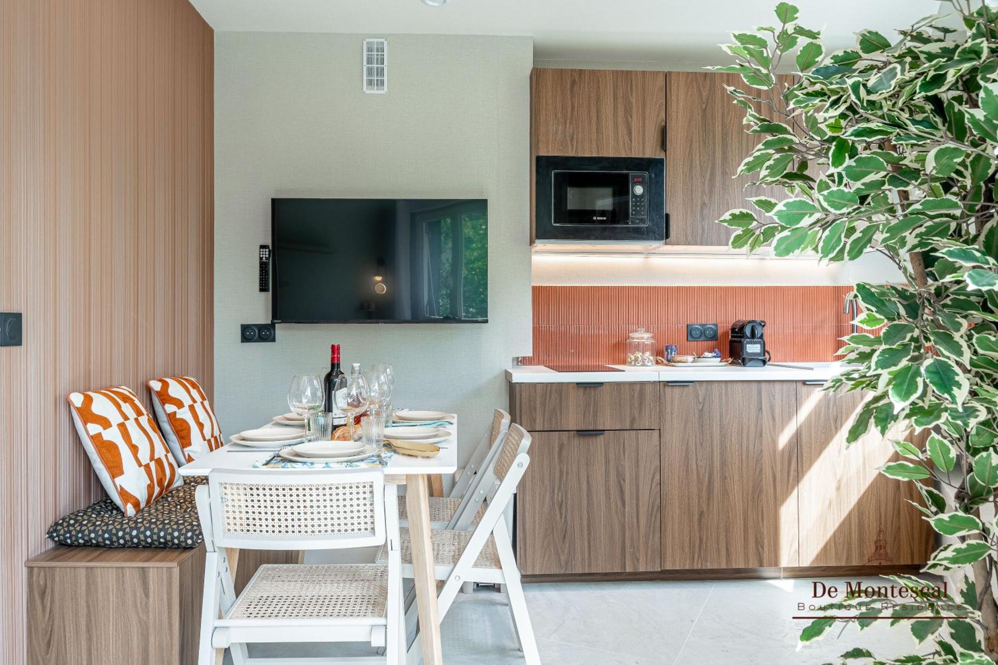 De Montescal - Hot Tub And Ac Cosy Apartment A Prime Location 40M2 Paris Eksteriør bilde