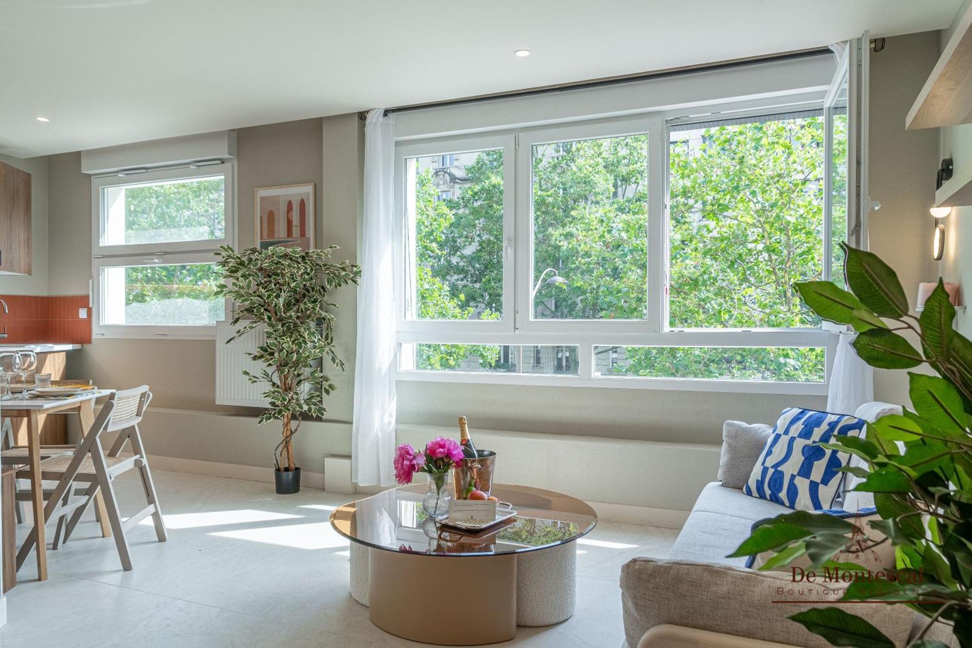 De Montescal - Hot Tub And Ac Cosy Apartment A Prime Location 40M2 Paris Eksteriør bilde