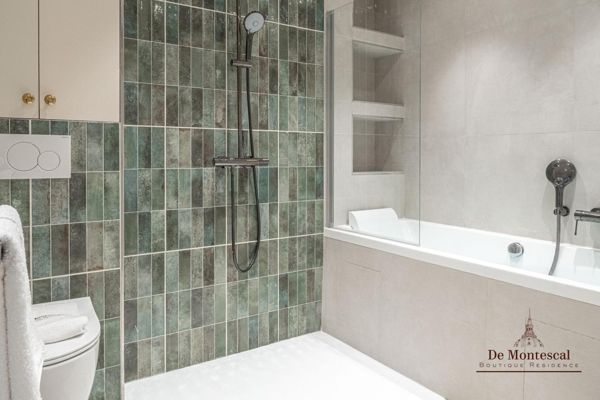 De Montescal - Hot Tub And Ac Cosy Apartment A Prime Location 40M2 Paris Eksteriør bilde